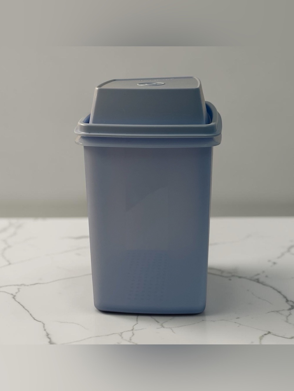Large Tupperware pick-a-deli